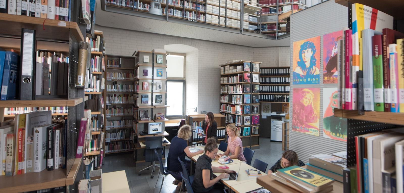 FrauenMediaTurm - Feministisches Archiv und Bibliothek