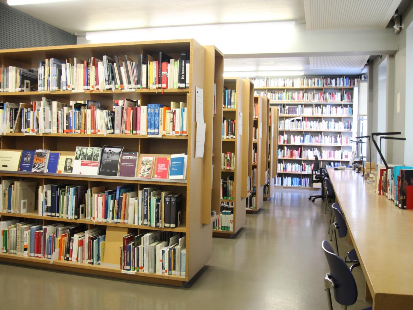 Bibliothek des NS-Dokumentationszentrums der Stadt Köln